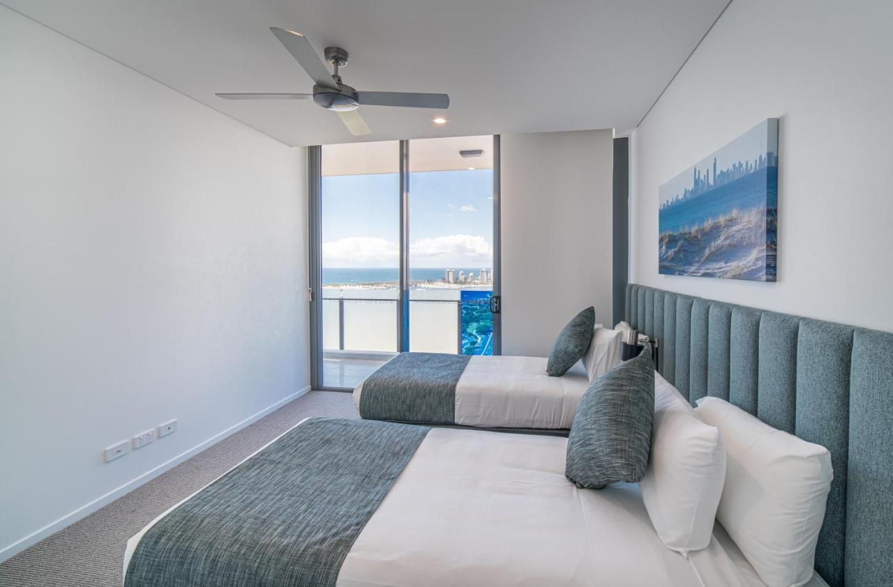 Sky Broadwater Apartments Southport Extérieur photo