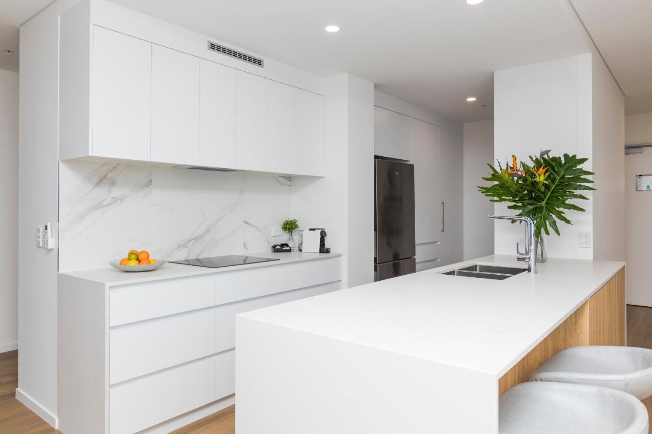 Sky Broadwater Apartments Southport Extérieur photo