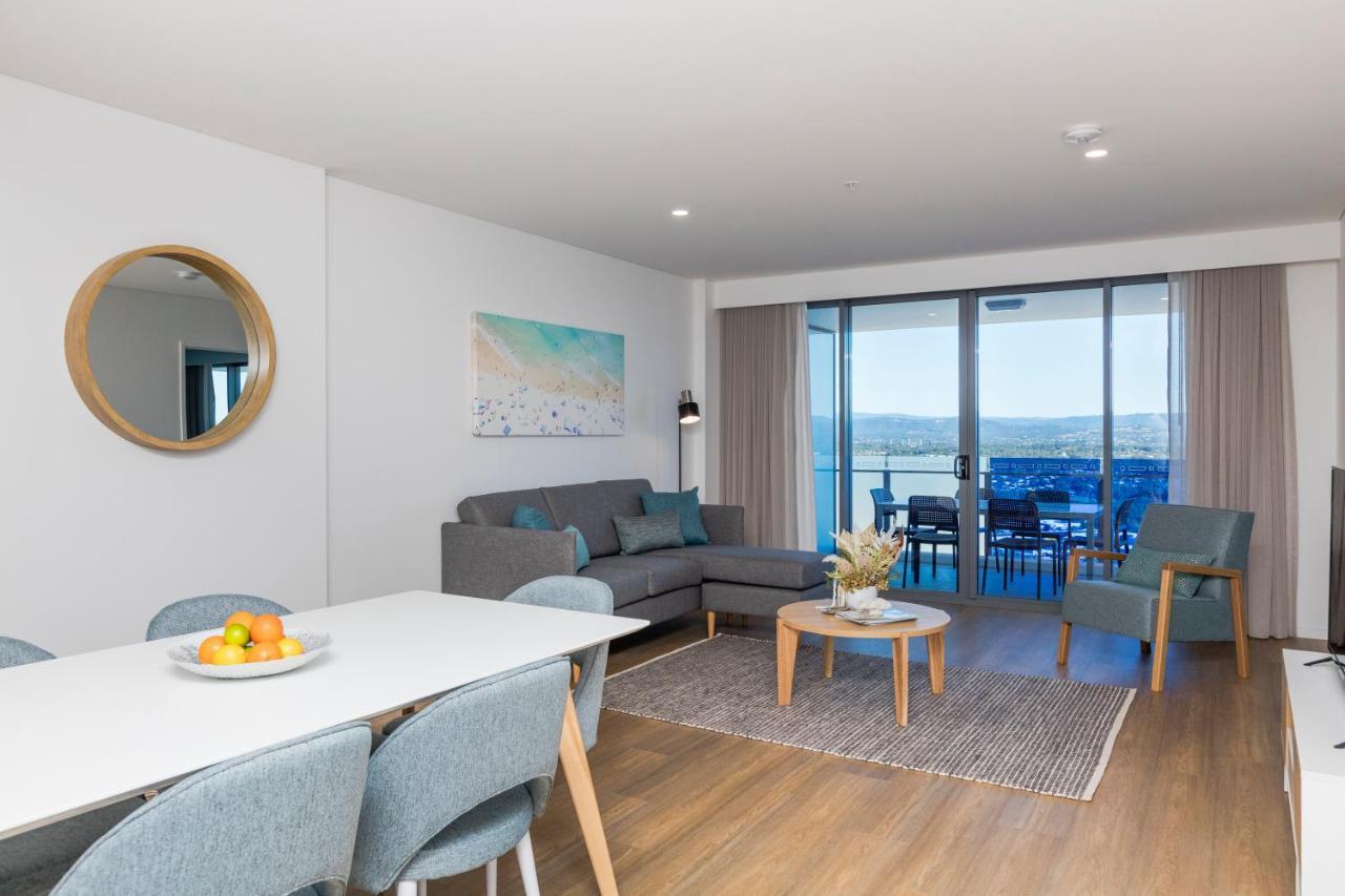 Sky Broadwater Apartments Southport Extérieur photo