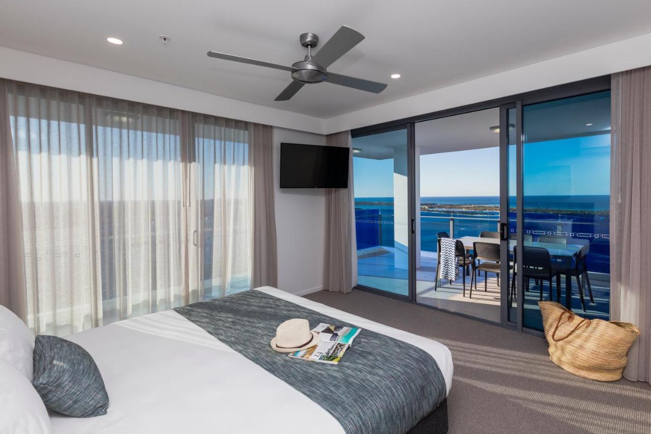 Sky Broadwater Apartments Southport Extérieur photo