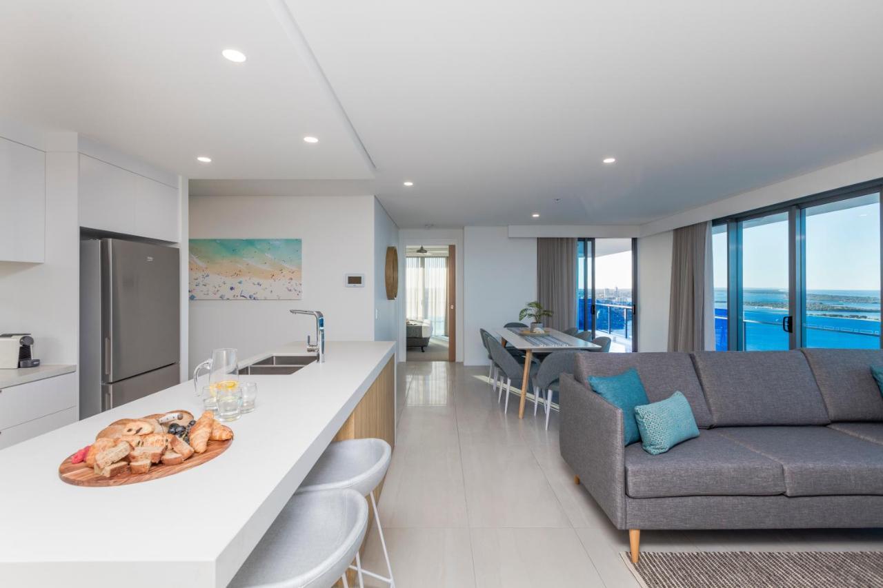 Sky Broadwater Apartments Southport Extérieur photo