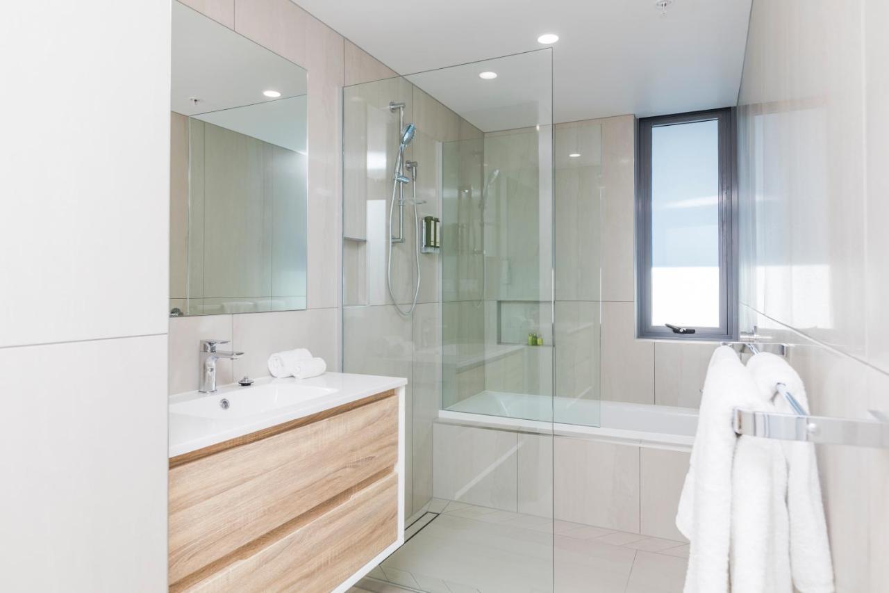 Sky Broadwater Apartments Southport Extérieur photo