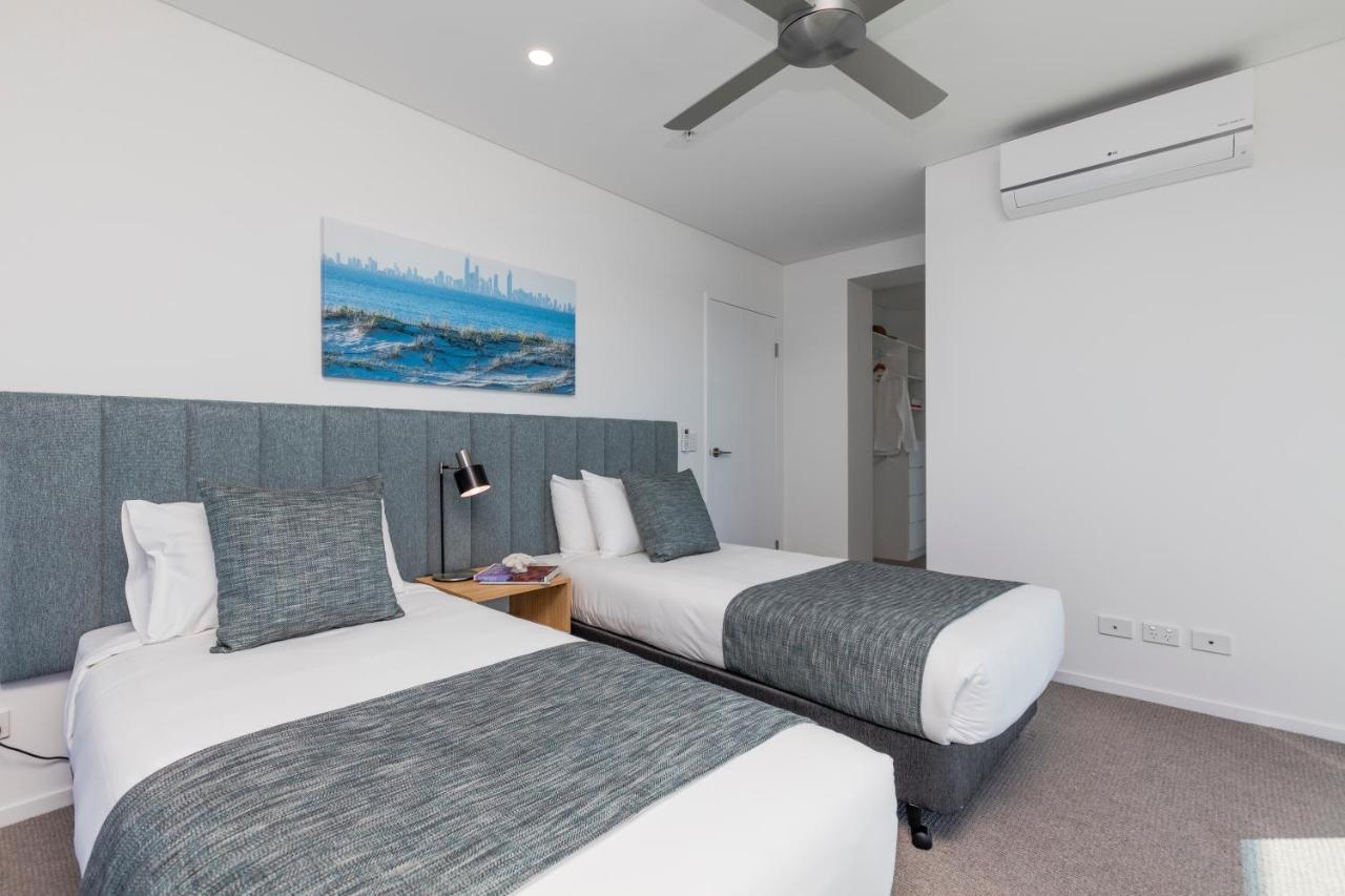 Sky Broadwater Apartments Southport Extérieur photo