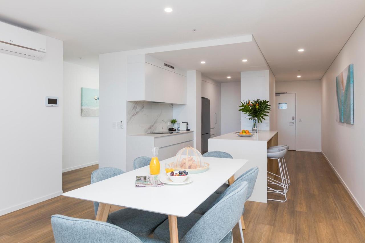Sky Broadwater Apartments Southport Extérieur photo